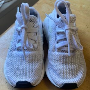 White adidas size 7 toddler unisex